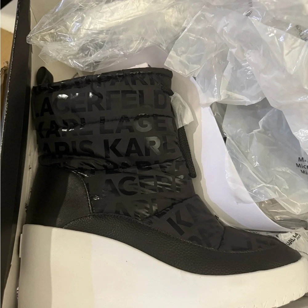 New KARL LAGERFELD PARIS Women's Berdina Wedge Booties size 11